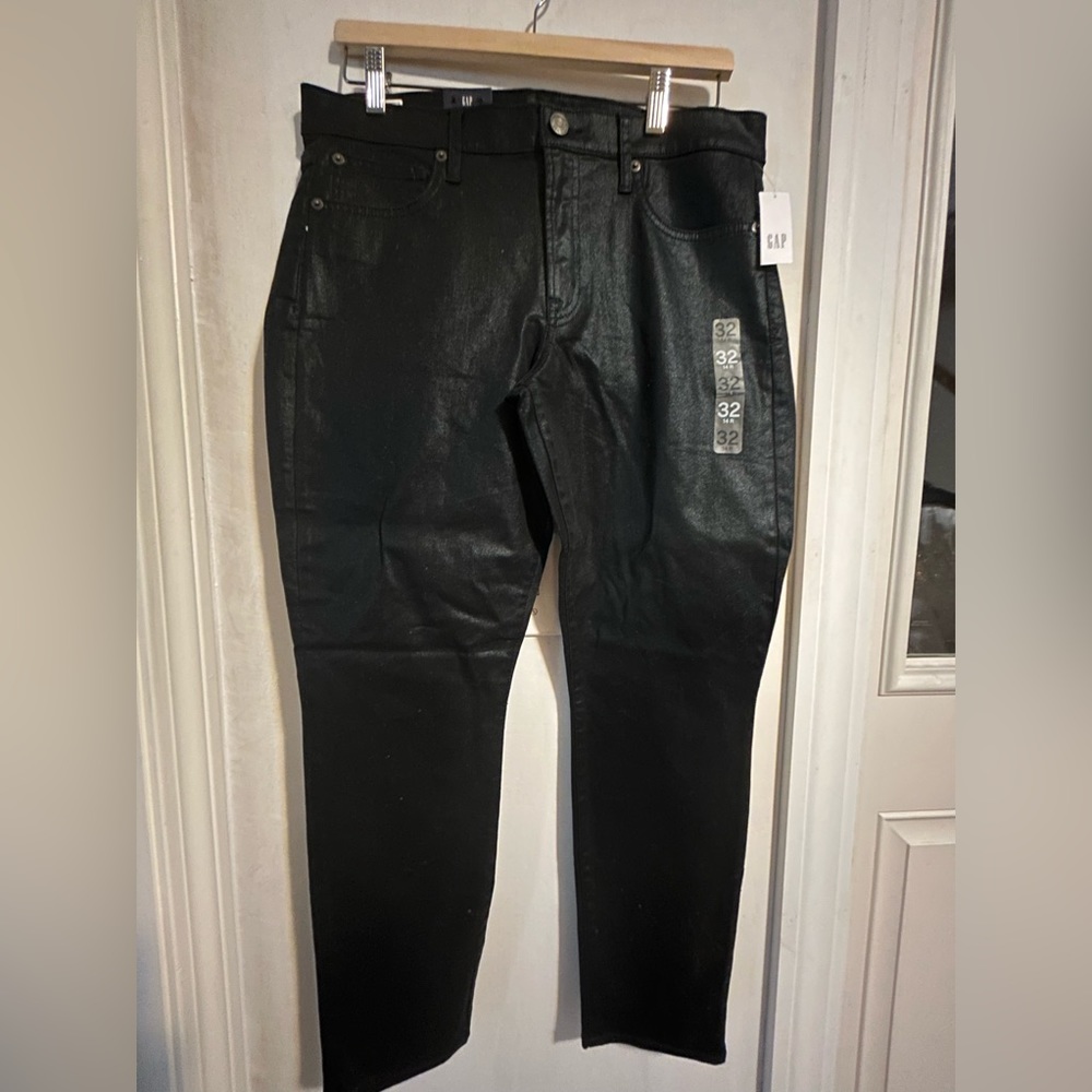 NWT Gap black coated skinny jeans. Mid rise size 14.